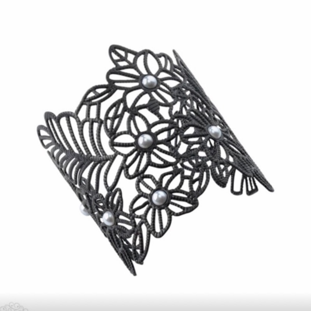 “Lacey” floral bracelet - Park Lane Jewelry
